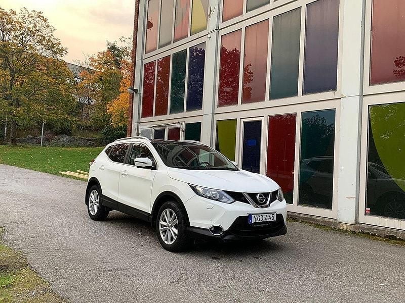 Vit Begagnad 2016 Nissan Qashqai 360º SUV | 84 900 kr (Bra pris) - Bild 1/4