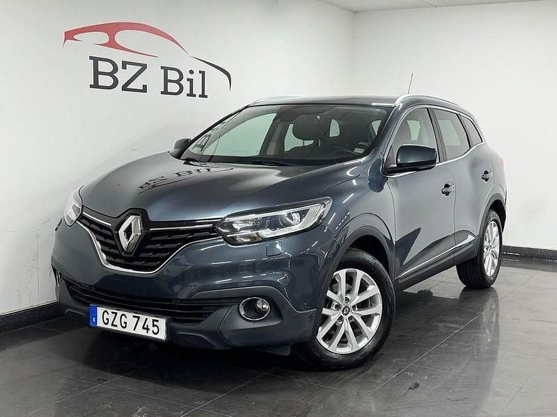 Grå Begagnad 2015 Renault Kadjar LIMITED SUV | 124 900 kr (Marknadspris) - Bild 1/4