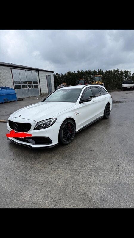 Vit Begagnad 2017 Mercedes C63S AMG AMG Kombi | 475 000 kr (Bra pris) - Bild 1/3