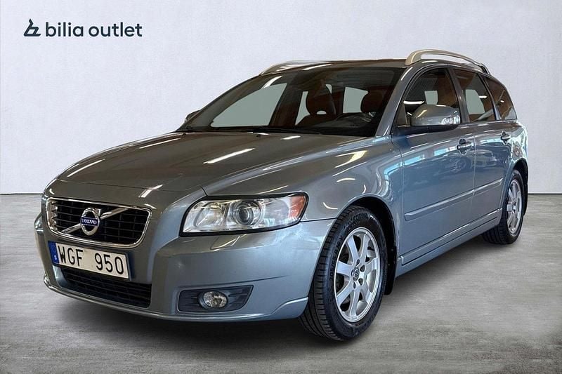 Ljusblå Begagnad 2011 Volvo V50 Momentum Kombi | 104 900 kr (Dyr) - Bild 1/3