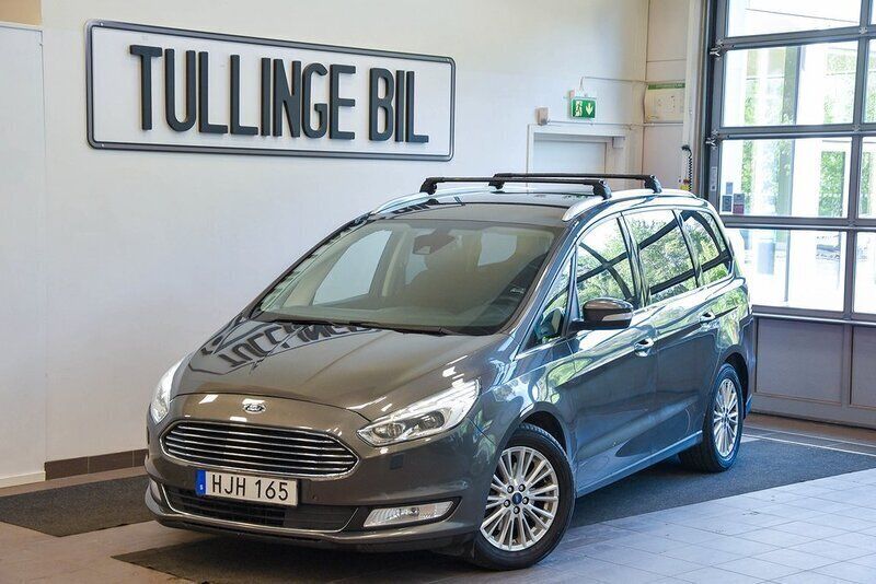Grå Begagnad 2015 Ford Galaxy Titanium Minibuss | 174 900 kr (Marknadspris) - Bild 1/4