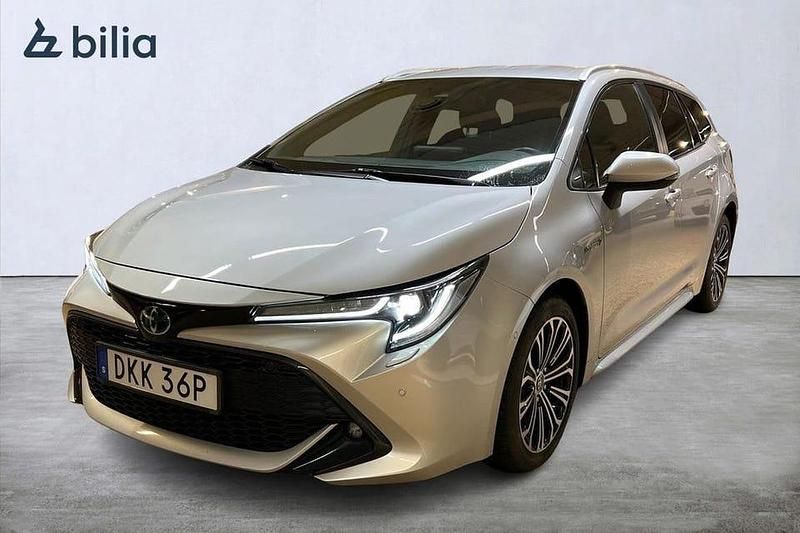 Silver Begagnad 2019 Toyota Corolla Style Kombi | 224 900 kr (Marknadspris) - Bild 1/3