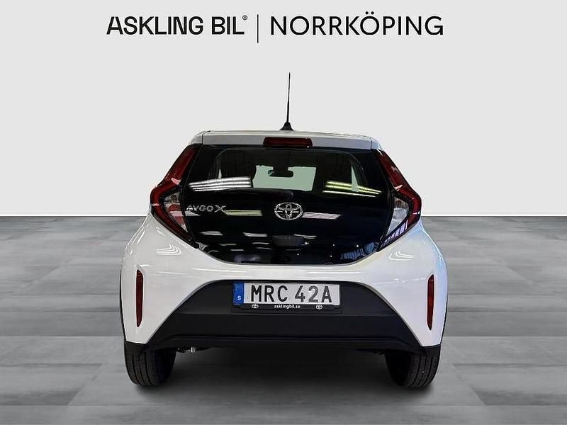 Begagnad Toyota Aygo X Play 72 HK (52 kW) 2022 Vit SUV