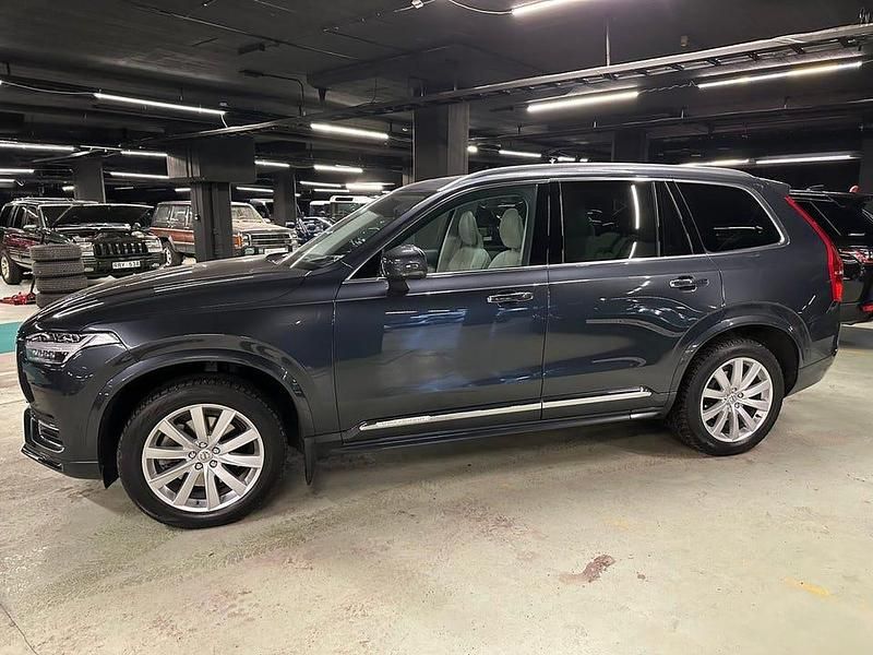 Begagnad Volvo XC90 Inscription 250 HK (183 kW) 2019 Grå SUV