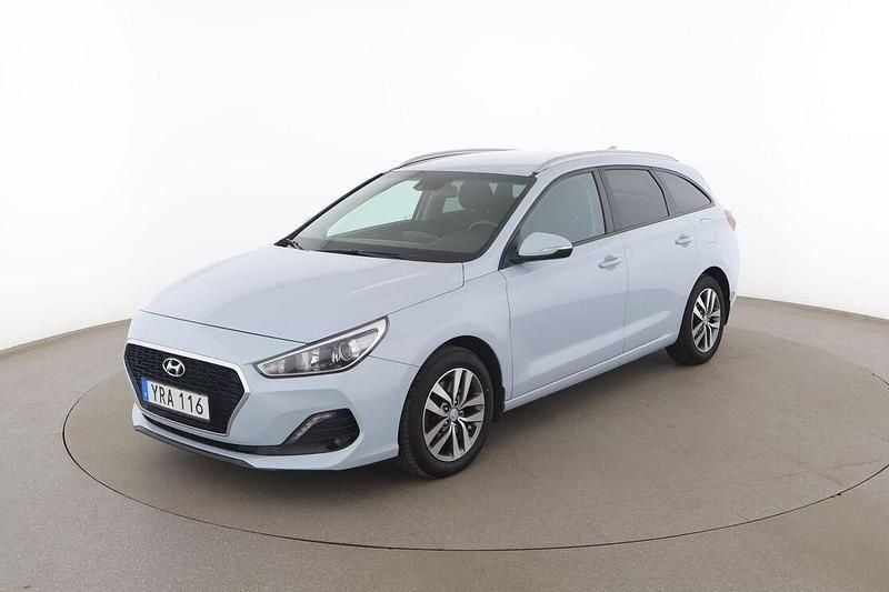 Grå Begagnad 2018 Hyundai i30 Kombi | 147 000 kr (Marknadspris) - Bild 1/3