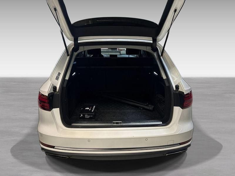 Begagnad Audi A4 S-Line 192 HK (141 kW) 2019 Vit Kombi