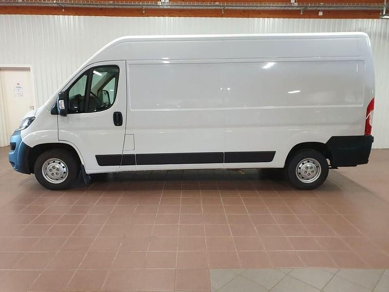 Vit Begagnad 2022 Peugeot Boxer Van | 289 000 kr (Marknadspris) - Bild 1/4