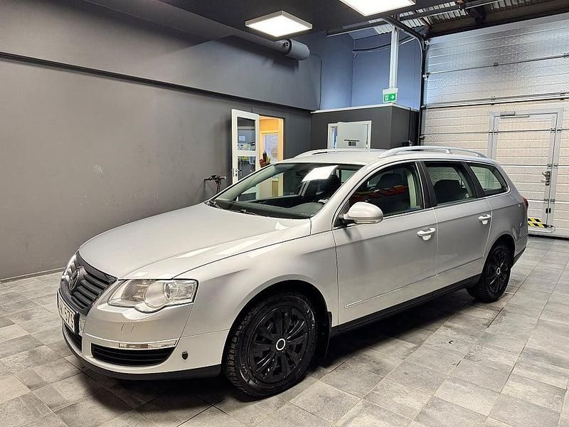 Begagnad VW Passat Sportline 150 HK (110 kW) 2009 Silver Kombi