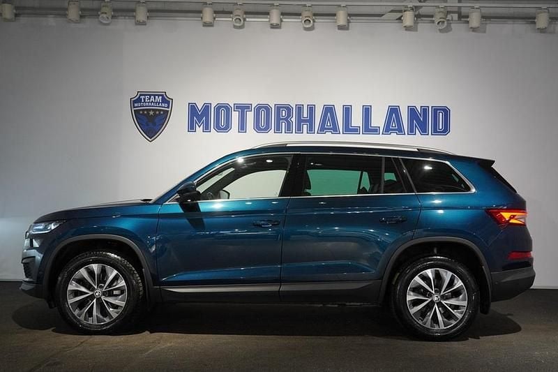 Blå Begagnad 2023 Skoda Kodiaq SUV | 399 900 kr (Dyr) - Bild 1/4