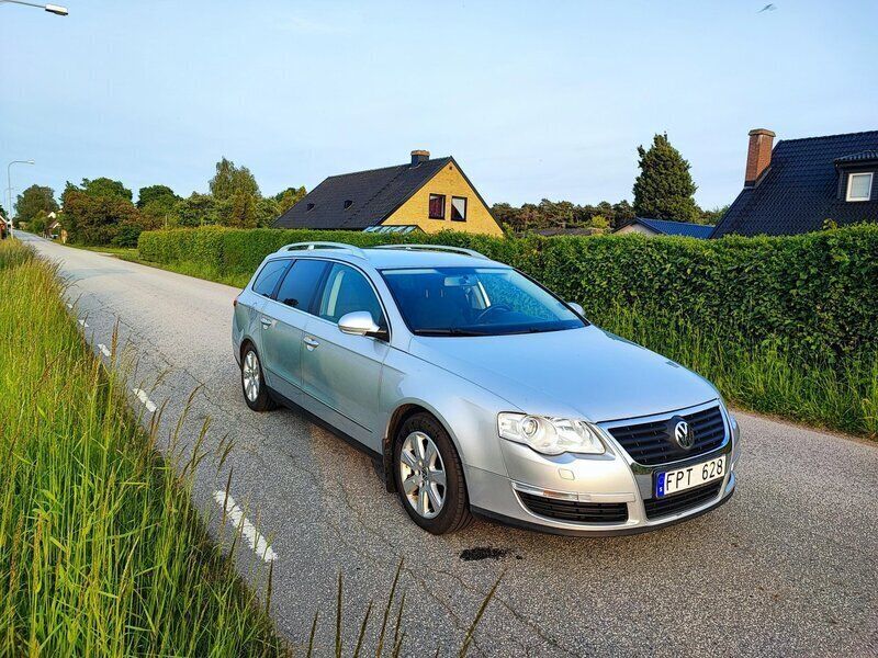 Silver Begagnad 2007 VW Passat Sportline Kombi | 42 500 kr (Marknadspris) - Bild 1/4