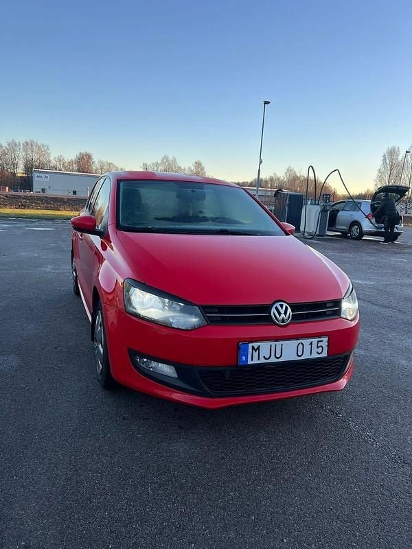 Begagnad 2010 VW Polo Halvkombi | 55 000 kr (Marknadspris) - Bild 1/4