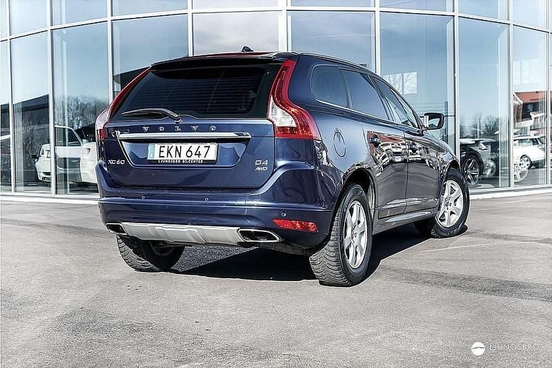Begagnad Volvo XC60 Ocean Race 181 HK (133 kW) 2015 Blå SUV