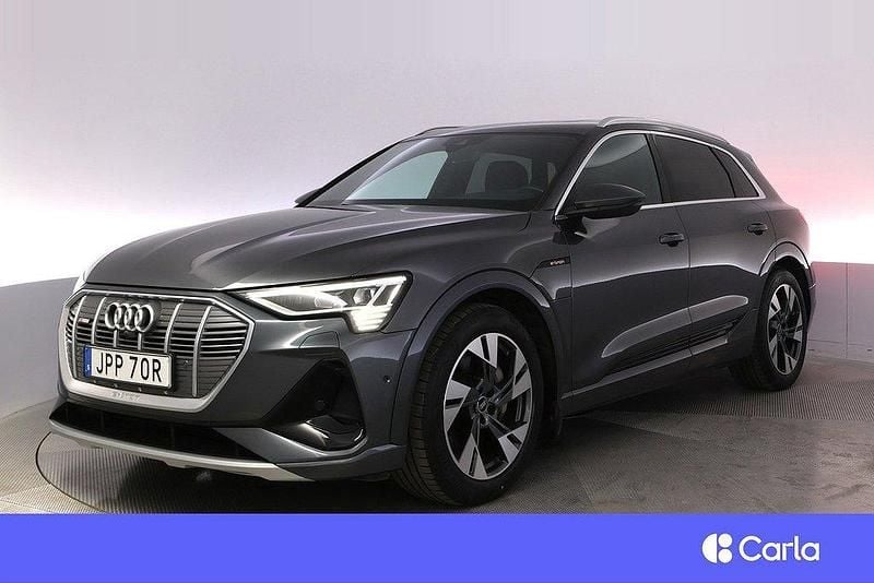 Grå Begagnad 2021 Audi e-tron S-Line SUV | 448 900 kr (Marknadspris) - Bild 1/4