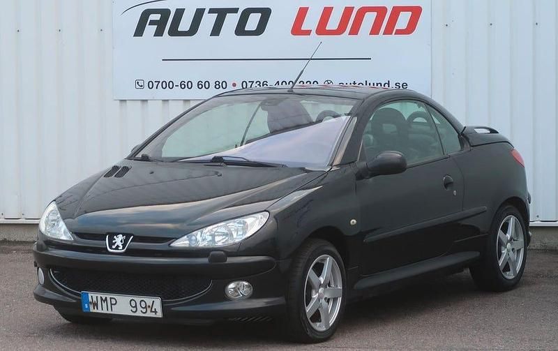Begagnad Peugeot 206 CC Griffe 109 HK (80 kW) 2005 Svart (svartmetallic) Cab