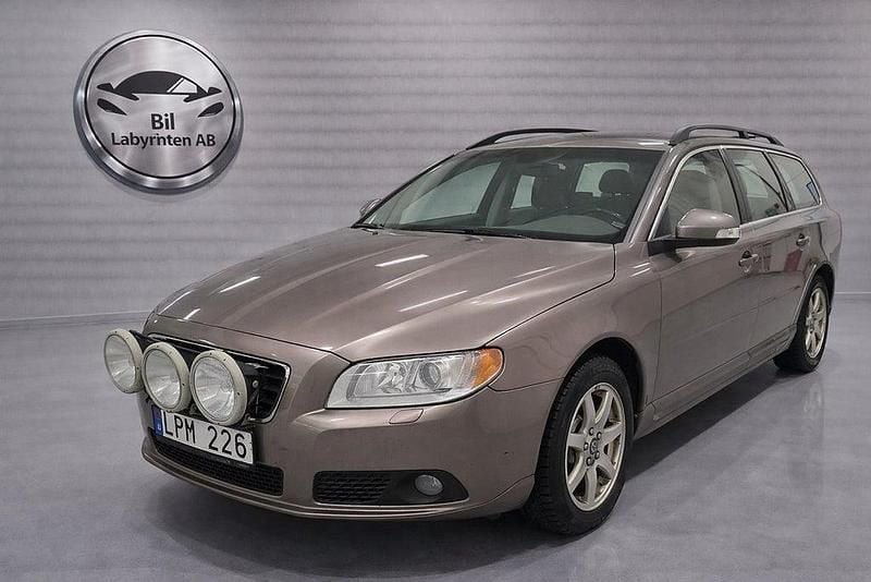 Grå Begagnad 2011 Volvo V70 Business Edition Kombi | 69 900 kr (Bra pris) - Bild 1/4