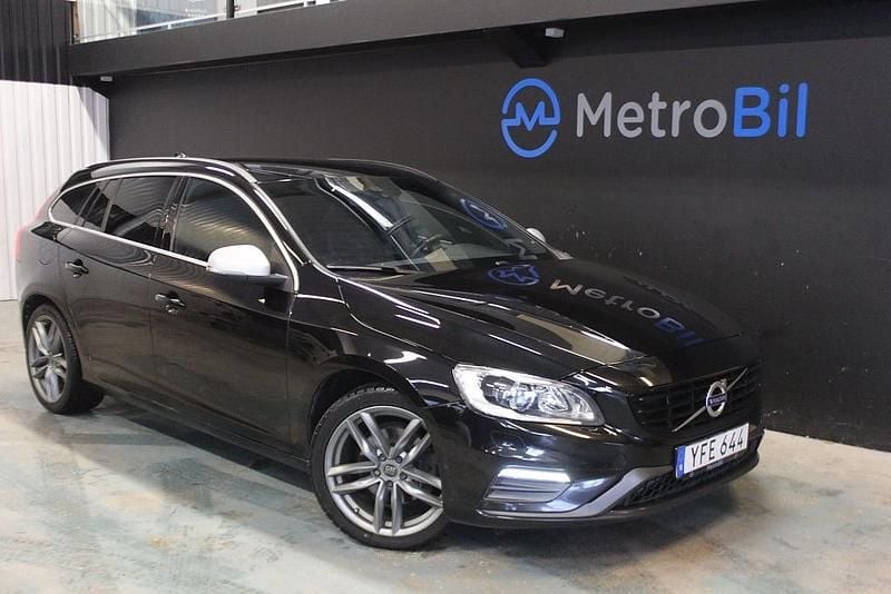 Begagnad Volvo V60 R-Design 190 HK (139 kW) 2016 Svart Kombi