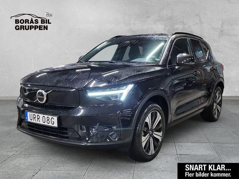 Svart Begagnad 2023 Volvo XC40 Plus SUV | 319 000 kr - Bild 1/3