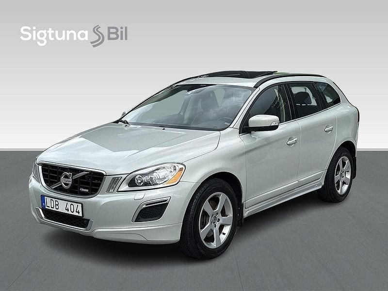 Vit Begagnad 2012 Volvo XC60 R-Design SUV | 174 900 kr (Marknadspris) - Bild 1/3