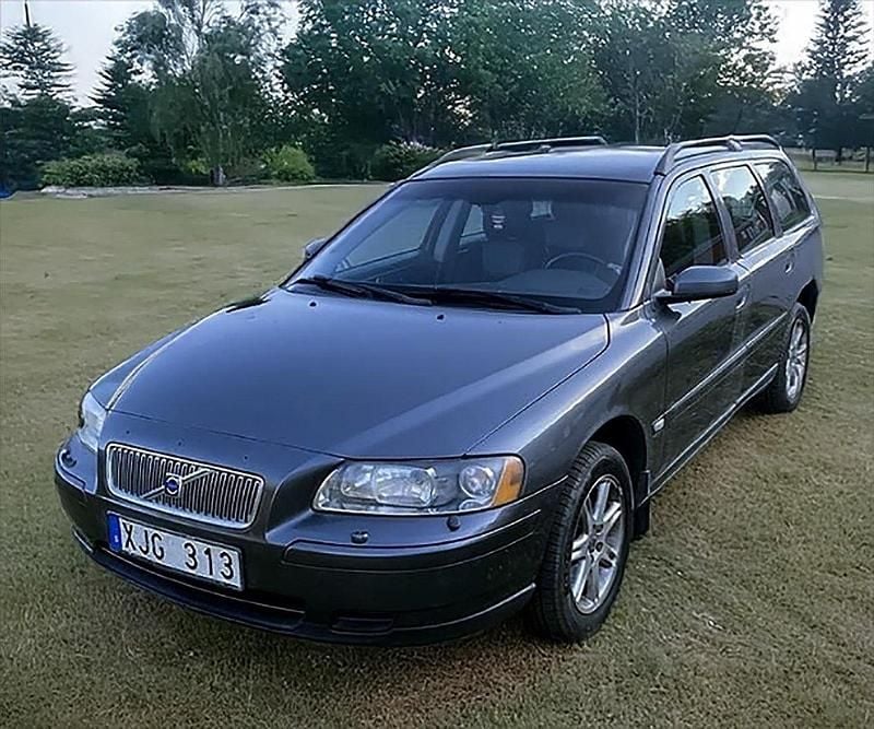 Grå Begagnad 2006 Volvo V70 Dynamic Kombi | 19 900 kr (Superpris) - Bild 1/1