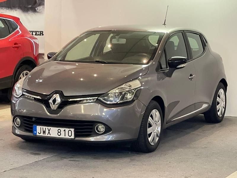 Grå Begagnad 2012 Renault Clio IV Halvkombi | 74 900 kr (Lite dyr) - Bild 1/4