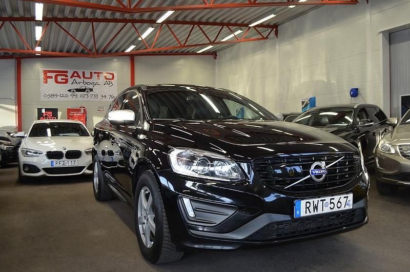Begagnad Volvo XC60 R-Design 190 HK (139 kW) 2017 Svart SUV