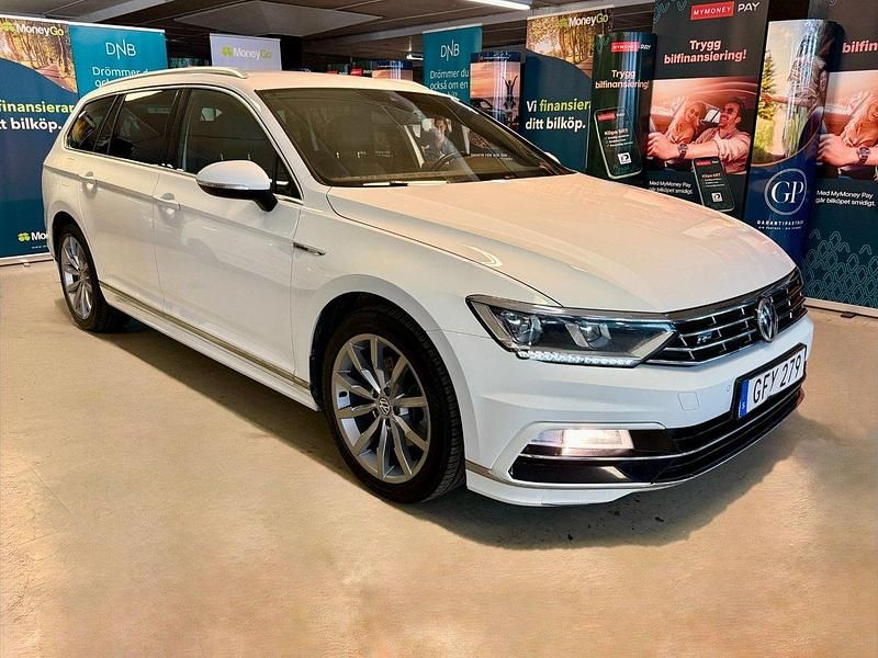 Vit Begagnad 2018 VW Passat GT Kombi | 189 900 kr (Marknadspris) - Bild 1/4