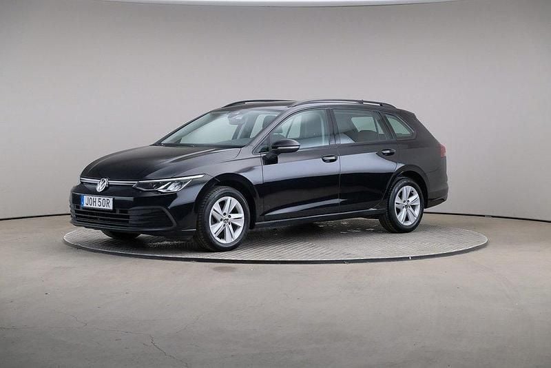 Svart (standard) Begagnad 2022 VW Golf VIII Kombi | 219 000 kr (Superpris) - Bild 1/4
