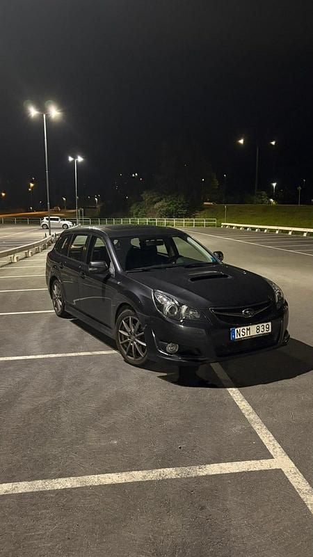 Begagnad 2010 Subaru Legacy Kombi | 89 000 kr - Bild 1/4