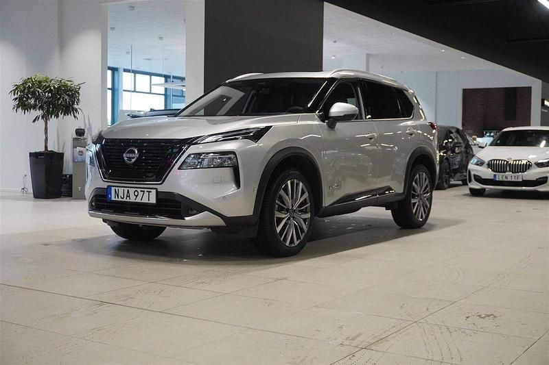 Silver Begagnad 2024 Nissan X-Trail Tekna SUV | 509 800 kr (Dyr) - Bild 1/4