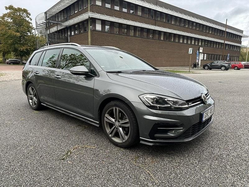 Grå Begagnad 2019 VW Golf VII R-line Kombi | 210 000 kr (Marknadspris) - Bild 1/4