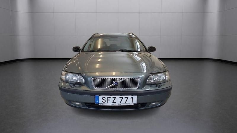 Begagnad Volvo V70 Business Edition 170 HK (125 kW) 2001 Grön Kombi