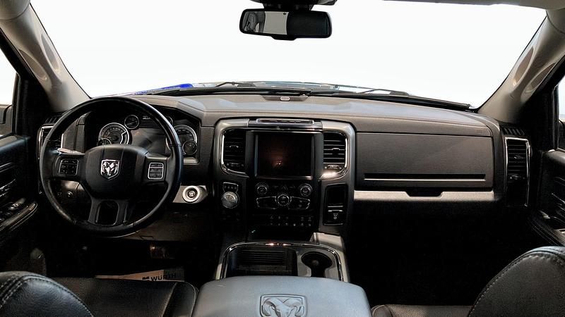 Begagnad RAM 1500 2016 Grå Pickup