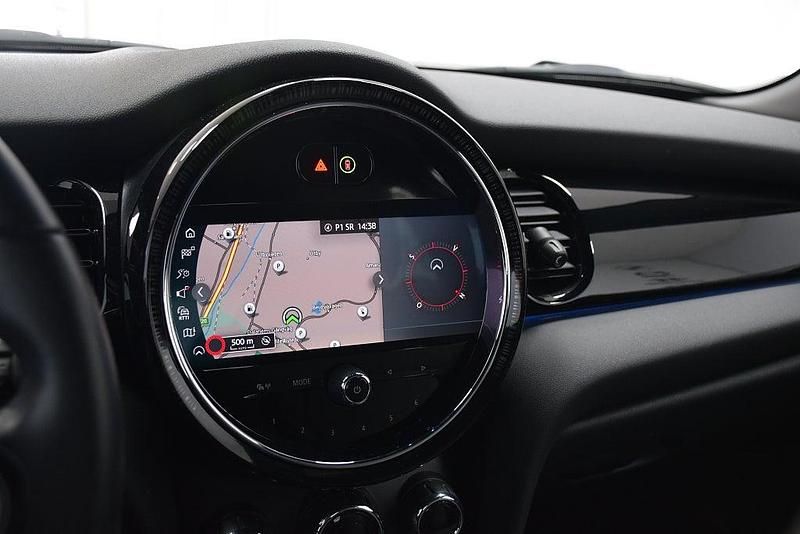 Begagnad Mini Cooper SE Essential 135 kW (184 HK) 2022 Silver Halvkombi