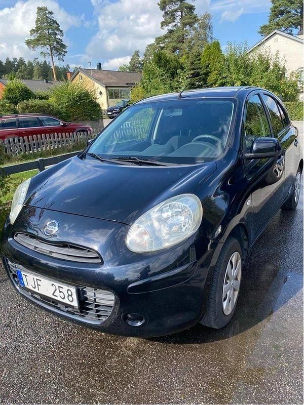Svart Begagnad 2012 Nissan Micra Halvkombi | 47 000 kr (Superpris) - Bild 1/2