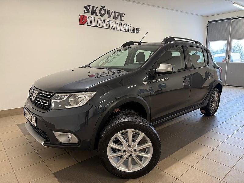 Begagnad Dacia Sandero Stepway 90 HK (66 kW) 2018 Gråmetallic Kombi