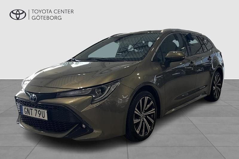 Grön Begagnad 2021 Toyota Corolla Style Kombi | 249 900 kr (Marknadspris) - Bild 1/3