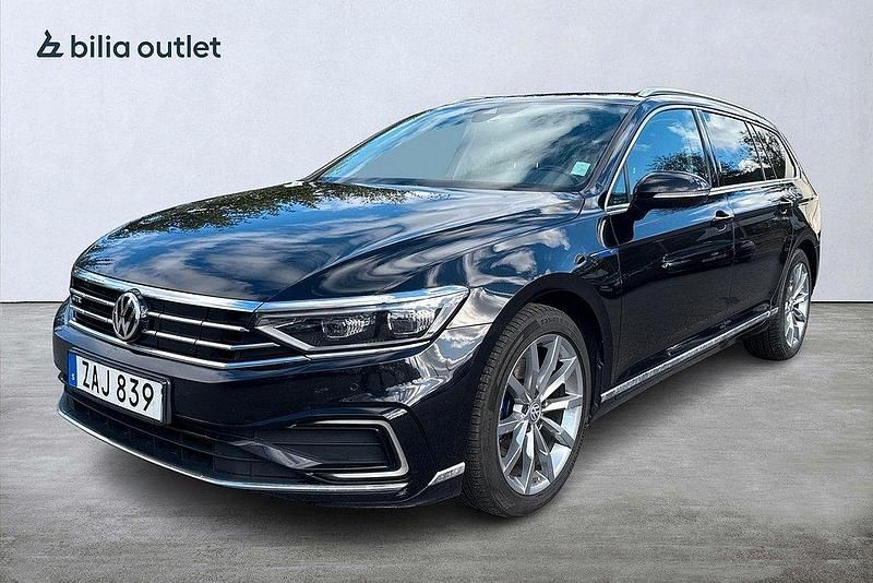 Svart Begagnad 2019 VW Passat Executive Kombi | 249 900 kr (Lite dyr) - Bild 1/4