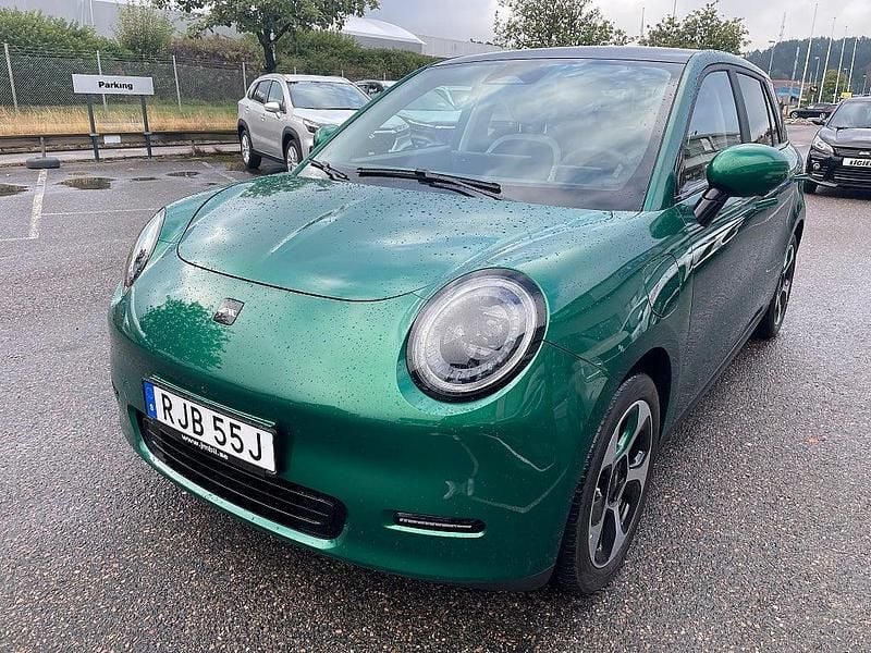 Grön Ny 2025 JAC E30X Halvkombi | 334 900 kr - Bild 1/4