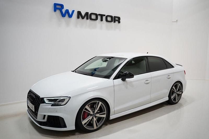 Vit Begagnad 2019 Audi RS3 Comfort Halvkombi | 484 900 kr (Bra pris) - Bild 1/4