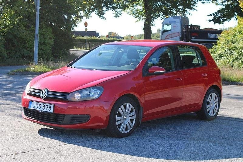 Röd Begagnad 2008 VW Golf VI Halvkombi | 24 500 kr - Bild 1/4