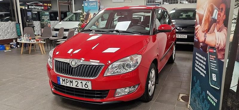 Begagnad Skoda Fabia Elegance 69 HK (50 kW) 2010 Röd Halvkombi
