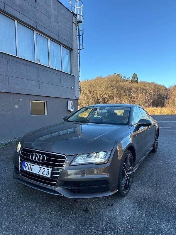 Grå Begagnad 2011 Audi A7 Sportback Halvkombi | 189 000 kr (Marknadspris) - Bild 1/4