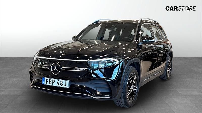 Svart Begagnad 2022 Mercedes EQB300 SUV | 369 900 kr (Marknadspris) - Bild 1/4