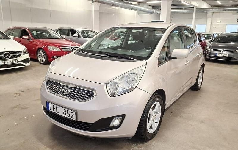 Silver Begagnad 2011 Kia Venga Comfort Halvkombi | 55 000 kr (Marknadspris) - Bild 1/4