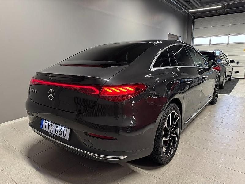 Begagnad Mercedes EQE300 Advanced Plus 180 kW (245 HK) 2023 Grå Sedan