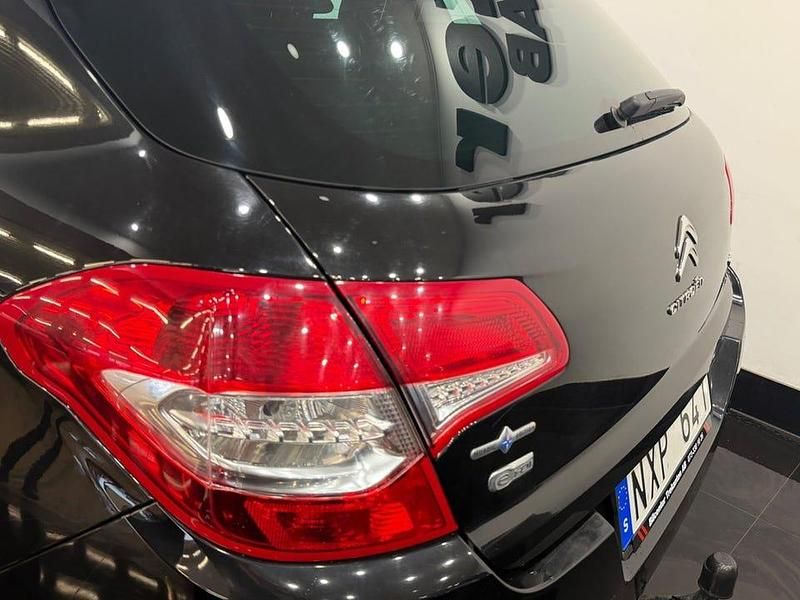 Begagnad Citroën C4 114 HK (83 kW) 2013 Svart Halvkombi