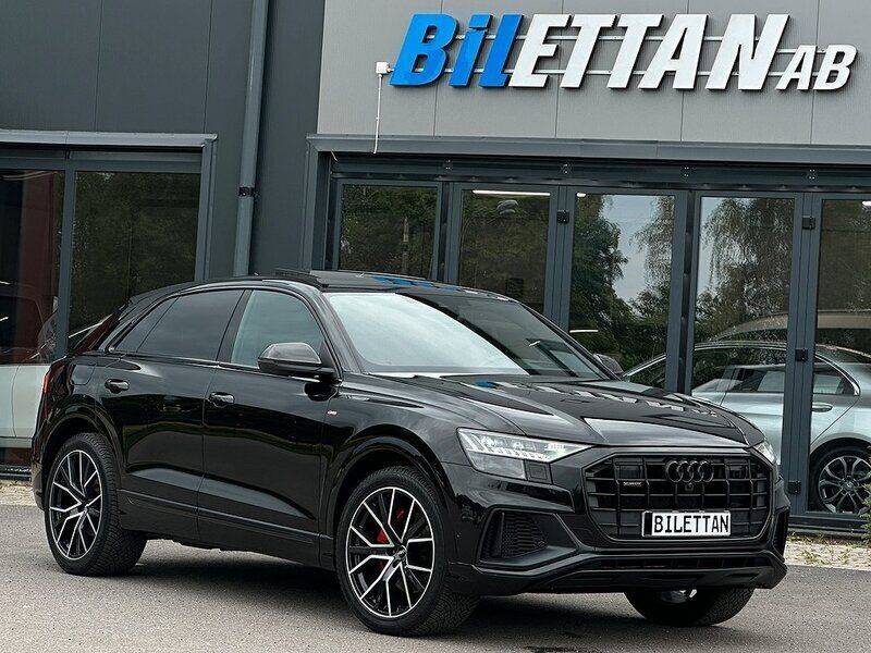 Svart Begagnad 2023 Audi Q8 Competition SUV | 779 900 kr (Marknadspris) - Bild 1/4