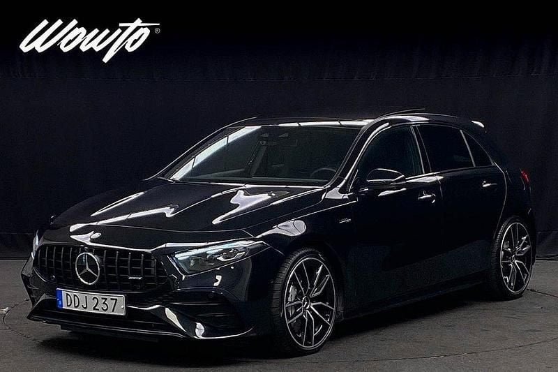 Svart Begagnad 2023 Mercedes A35 AMG AMG Halvkombi | 499 800 kr (Marknadspris) - Bild 1/3