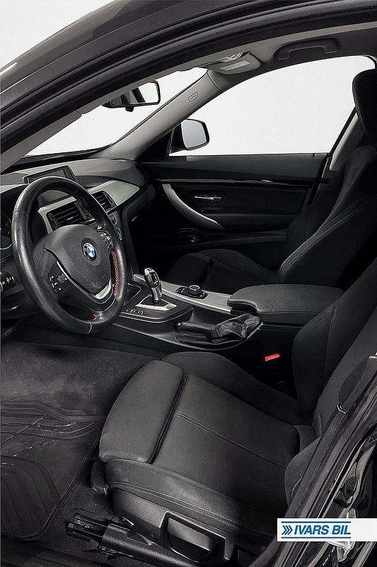 Begagnad BMW 320 Gran Turismo Sport Line 190 HK (139 kW) 2015 Svart Sedan