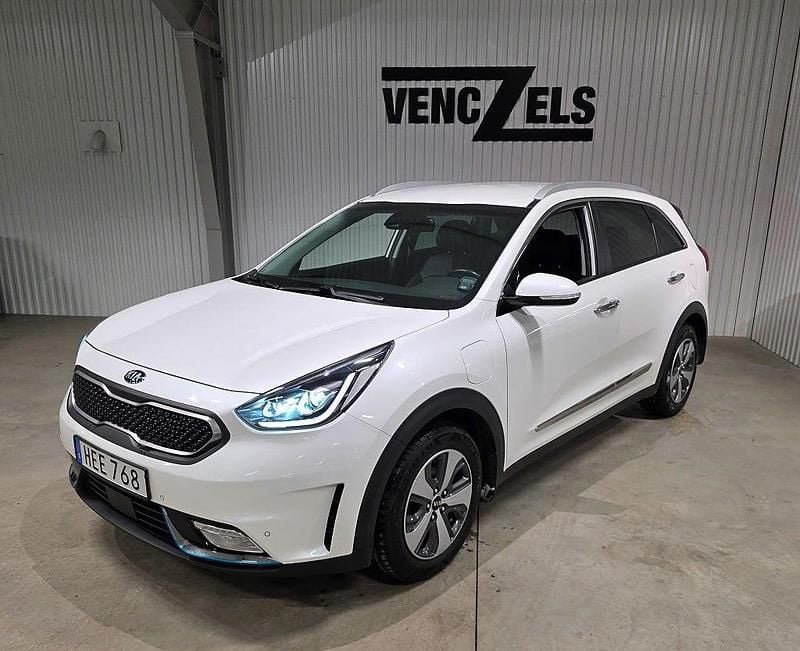 Vit Begagnad 2018 Kia Niro Advance SUV | 184 000 kr (Marknadspris) - Bild 1/4